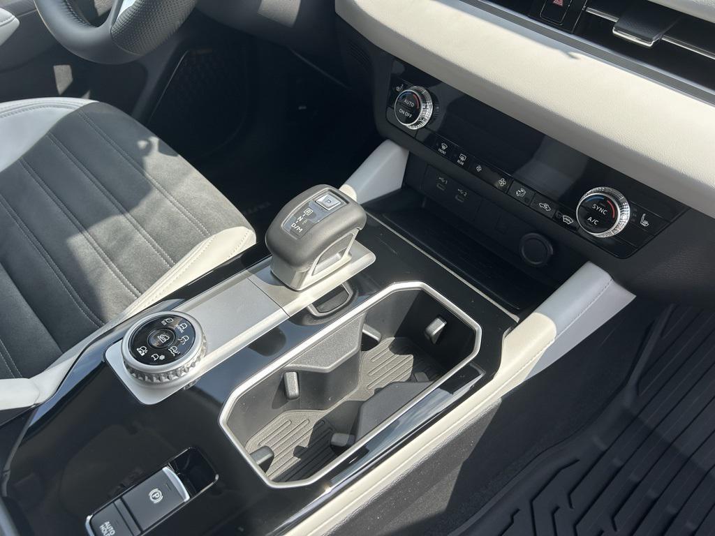 new 2025 Mitsubishi Outlander car, priced at $35,548