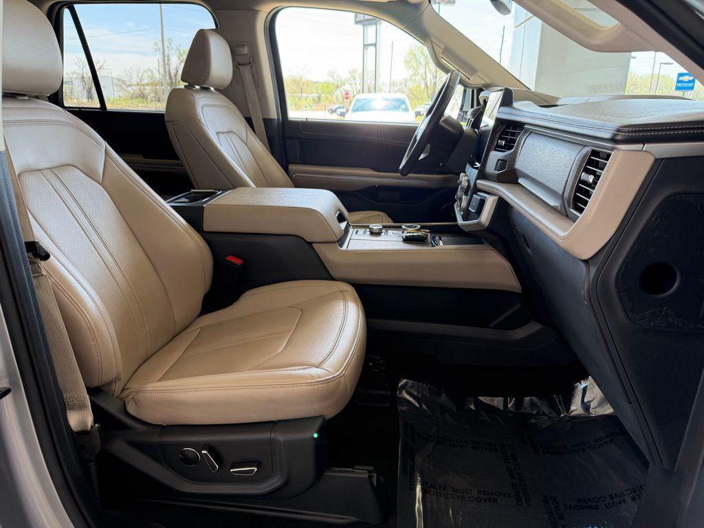 used 2024 Ford Expedition car, priced at $43,765