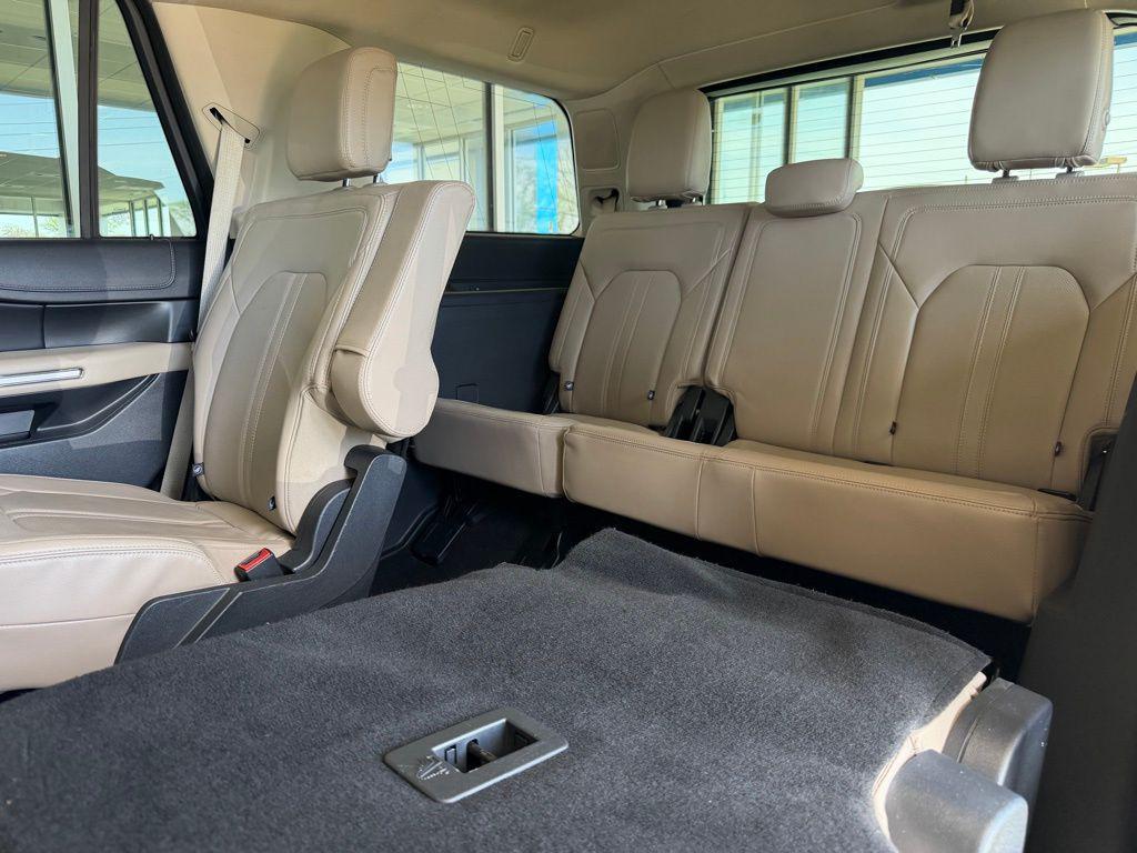 used 2024 Ford Expedition car, priced at $43,765