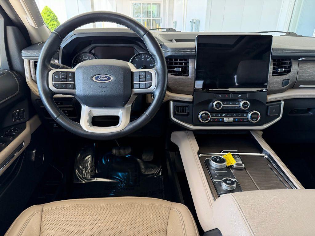 used 2024 Ford Expedition car, priced at $43,765