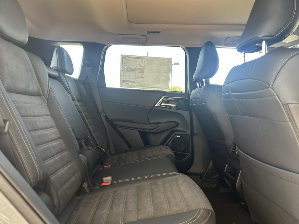 new 2025 Mitsubishi Outlander car, priced at $38,839
