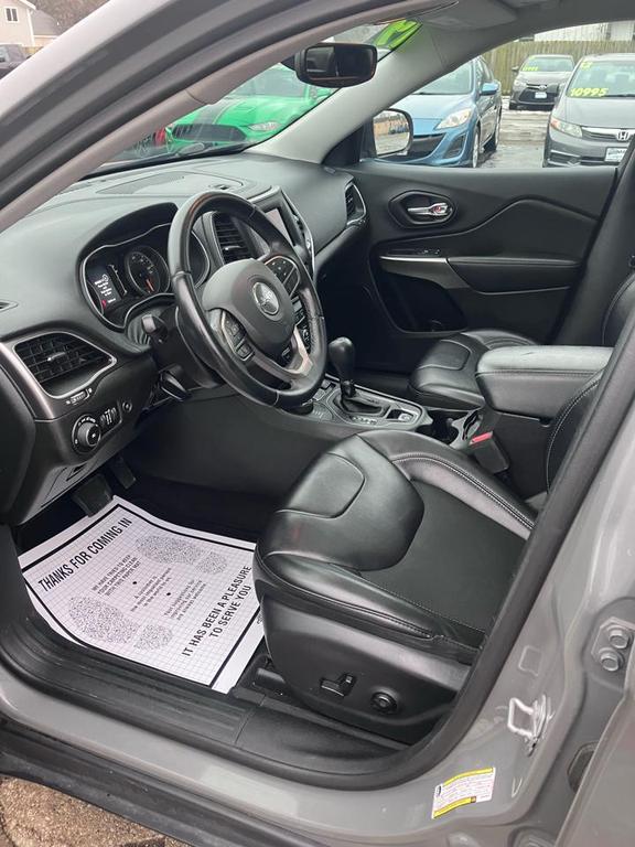 used 2019 Jeep Cherokee car, priced at $15,995