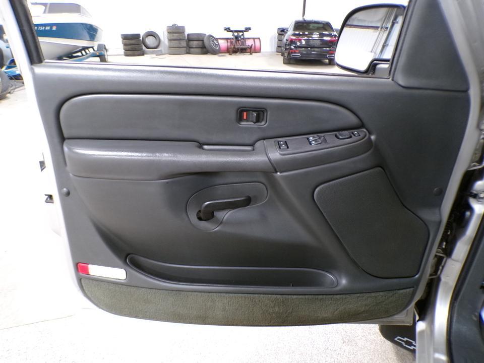 used 2004 Chevrolet Silverado 1500 car, priced at $15,995