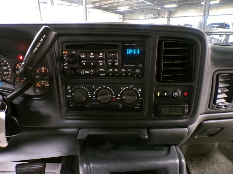 used 2002 Chevrolet Avalanche car, priced at $8,995