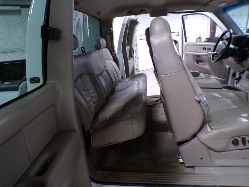 used 2001 Chevrolet Silverado 2500 car, priced at $13,995