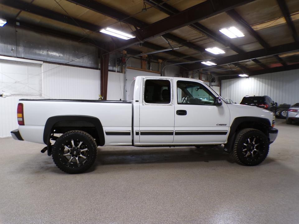 used 2001 Chevrolet Silverado 2500 car, priced at $13,995