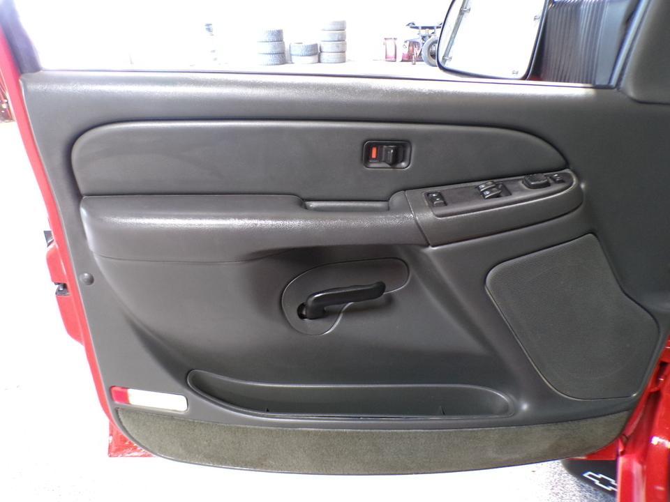 used 2005 Chevrolet Silverado 2500 car, priced at $12,995