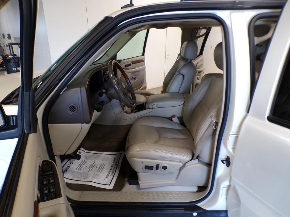 used 2004 Cadillac Escalade EXT car, priced at $10,995