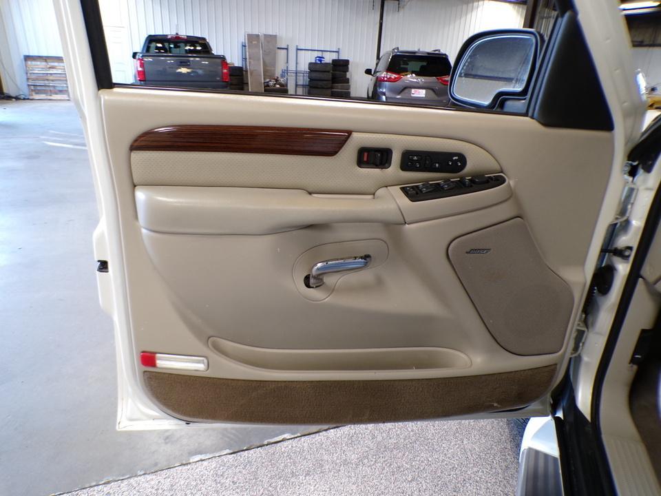 used 2004 Cadillac Escalade EXT car, priced at $10,995