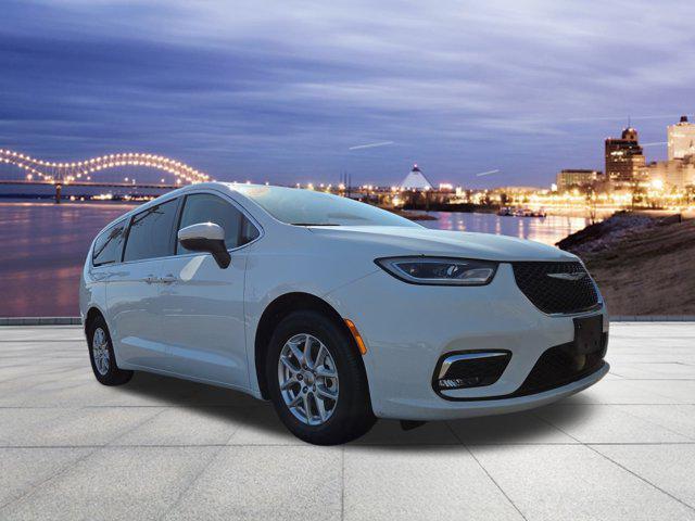 used 2023 Chrysler Pacifica car, priced at $24,993