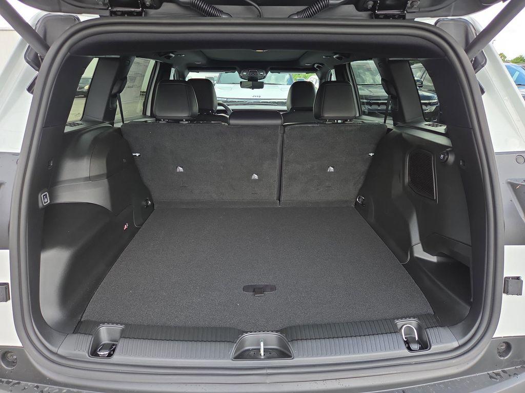 new 2026 Jeep Cherokee car, priced at $45,710