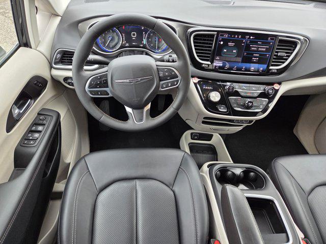 used 2024 Chrysler Pacifica car, priced at $23,294