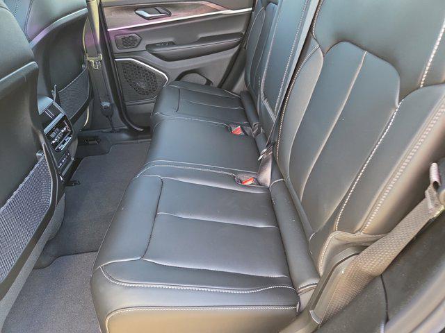 new 2026 Jeep Grand Cherokee car, priced at $47,305