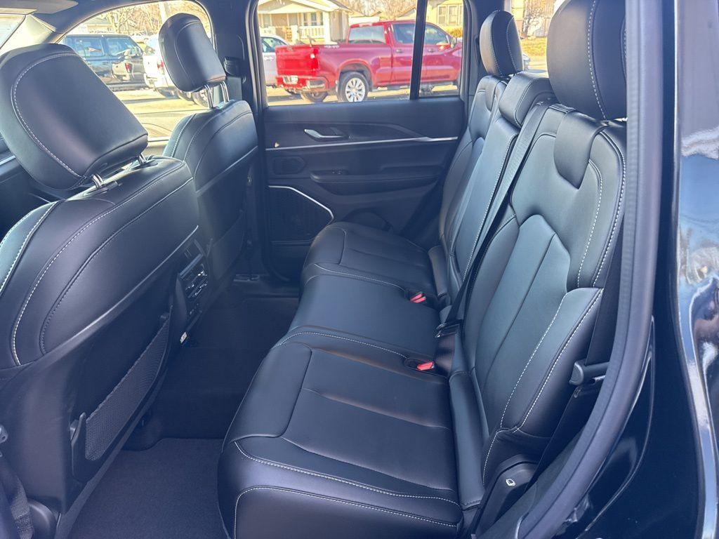 new 2026 Jeep Grand Cherokee car, priced at $46,732