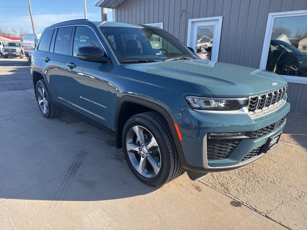 new 2026 Jeep Grand Cherokee car, priced at $48,140