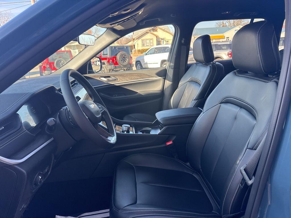 new 2026 Jeep Grand Cherokee car, priced at $48,140