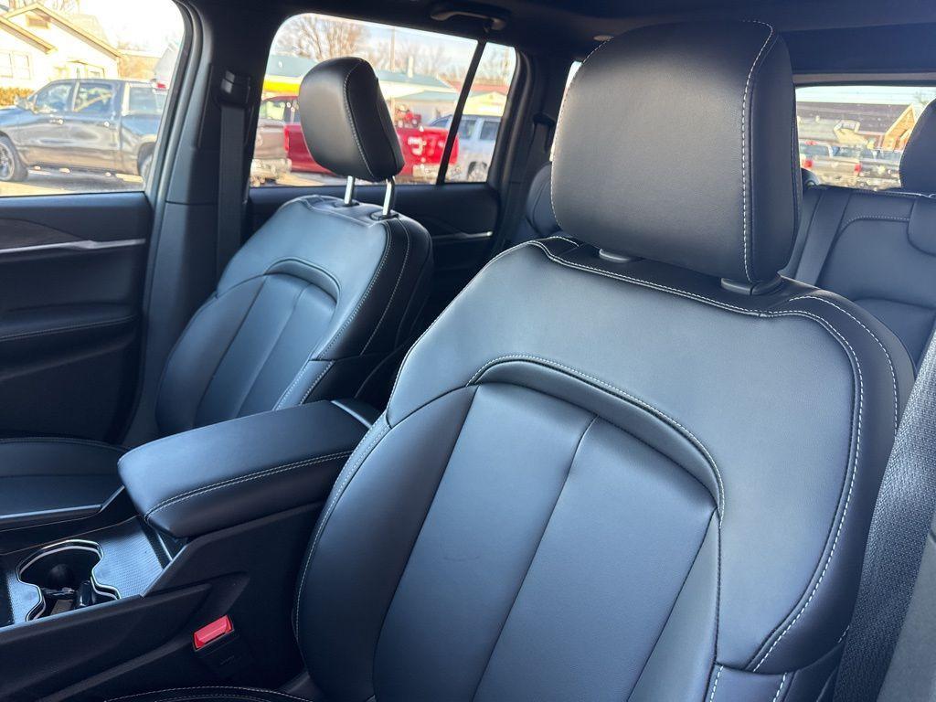 new 2026 Jeep Grand Cherokee car, priced at $50,735