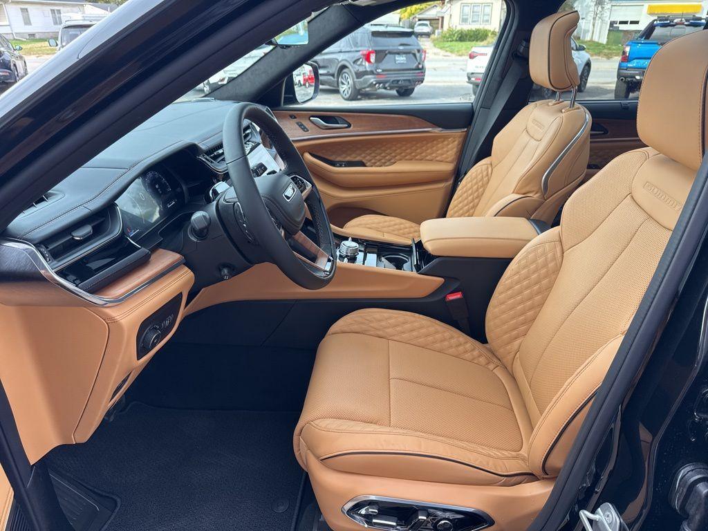 new 2025 Jeep Grand Cherokee car, priced at $70,245