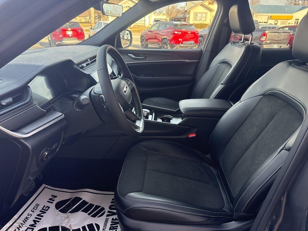 new 2026 Jeep Grand Cherokee car, priced at $48,250