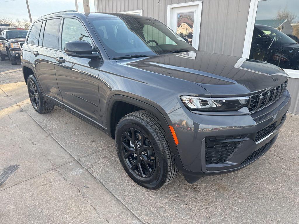 new 2026 Jeep Grand Cherokee car, priced at $48,250