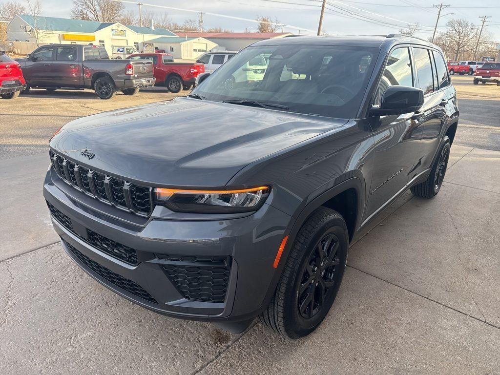 new 2026 Jeep Grand Cherokee car, priced at $48,250