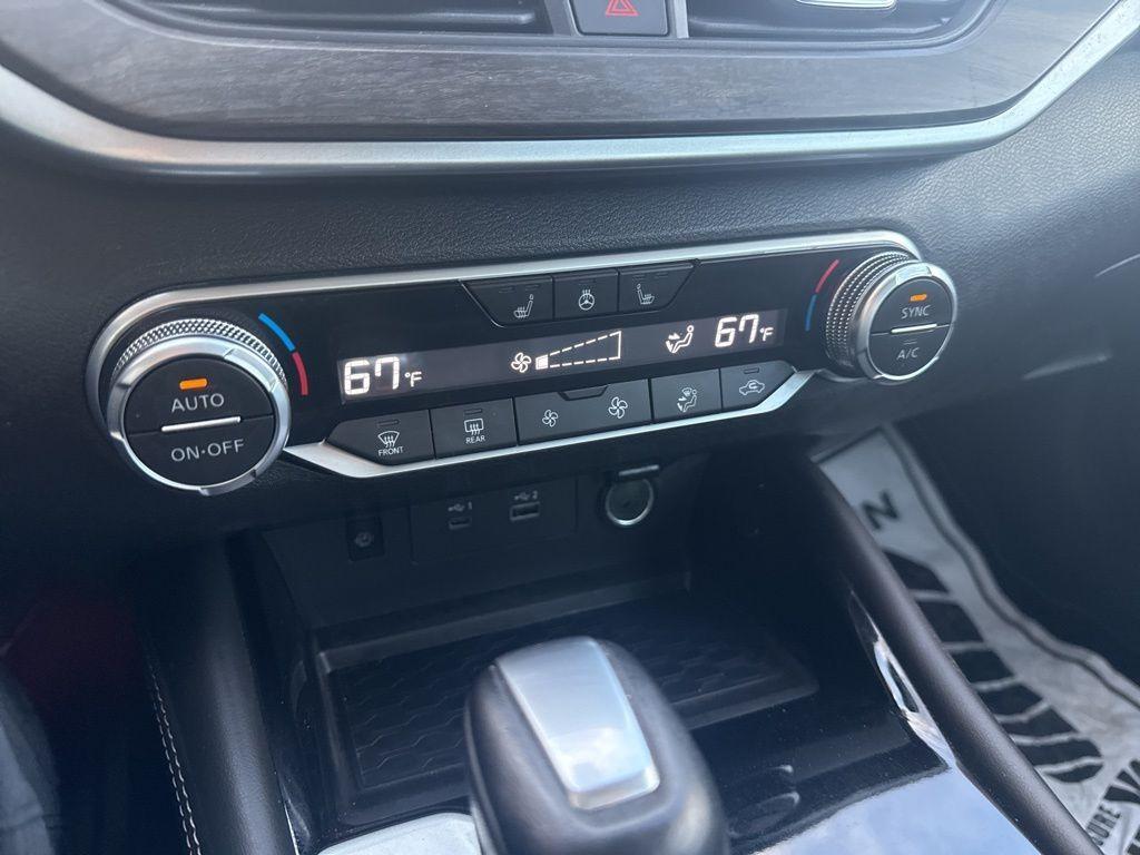 used 2023 Nissan Altima car, priced at $29,995