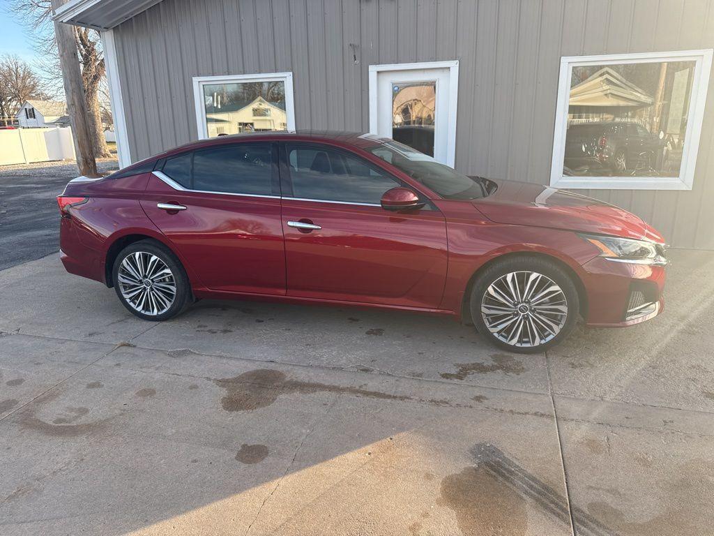 used 2023 Nissan Altima car, priced at $29,995