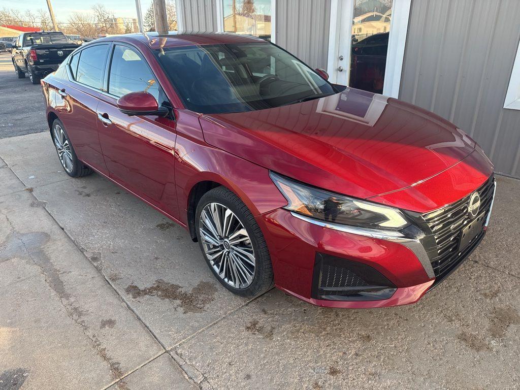 used 2023 Nissan Altima car, priced at $29,995