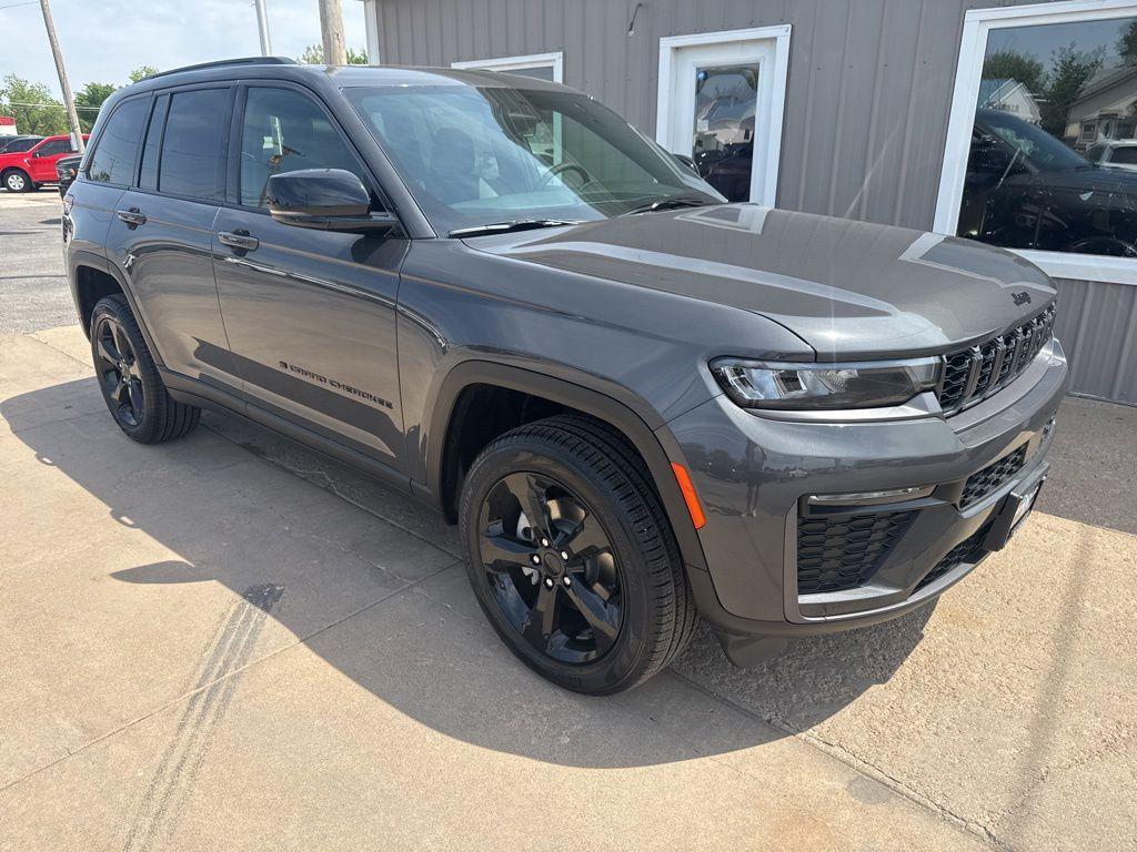 new 2026 Jeep Grand Cherokee car, priced at $47,095