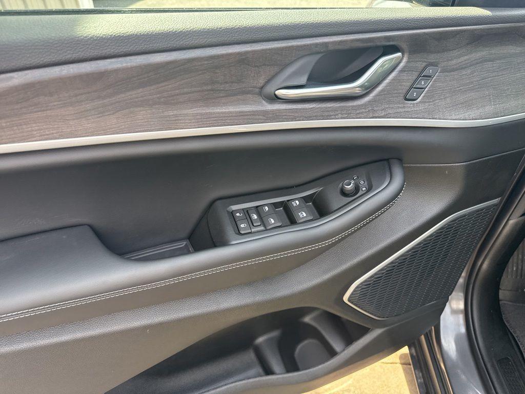 new 2026 Jeep Grand Cherokee car, priced at $47,095