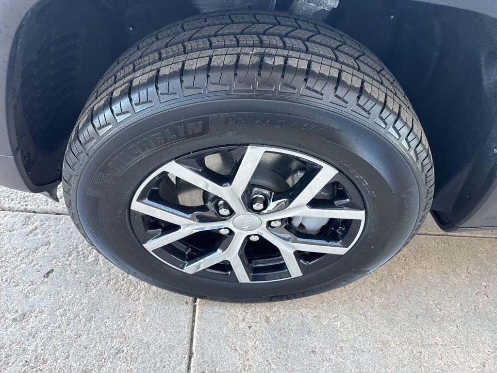 new 2025 Jeep Grand Cherokee car, priced at $44,707