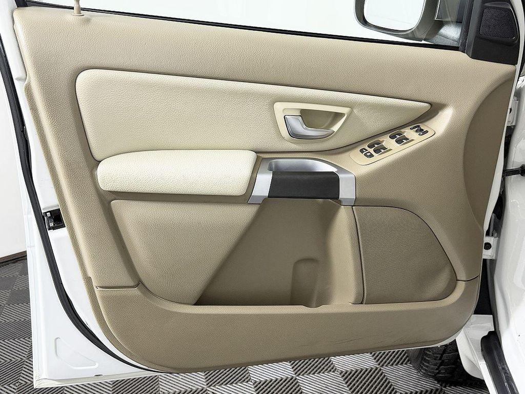 used 2014 Volvo XC90 car, priced at $5,999