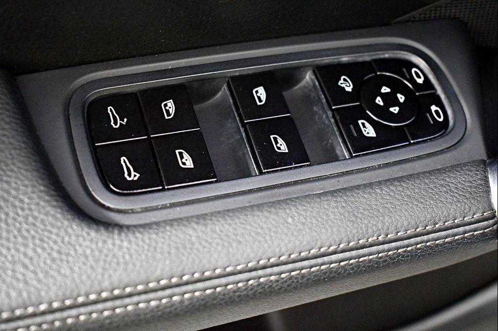 used 2019 Porsche Cayenne car, priced at $28,995