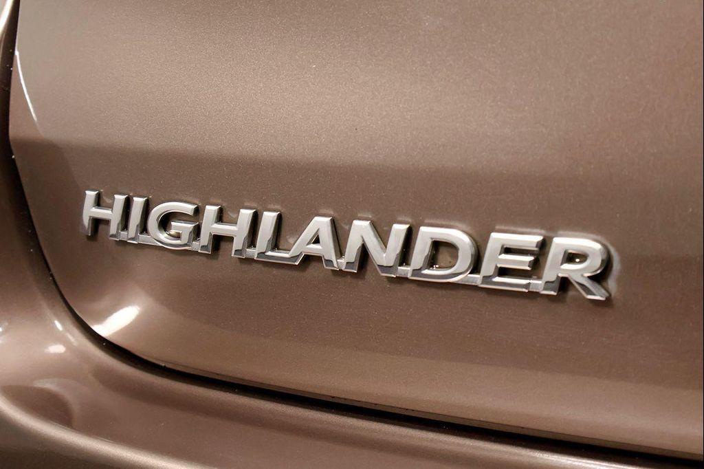 used 2018 Toyota Highlander car, priced at $27,184