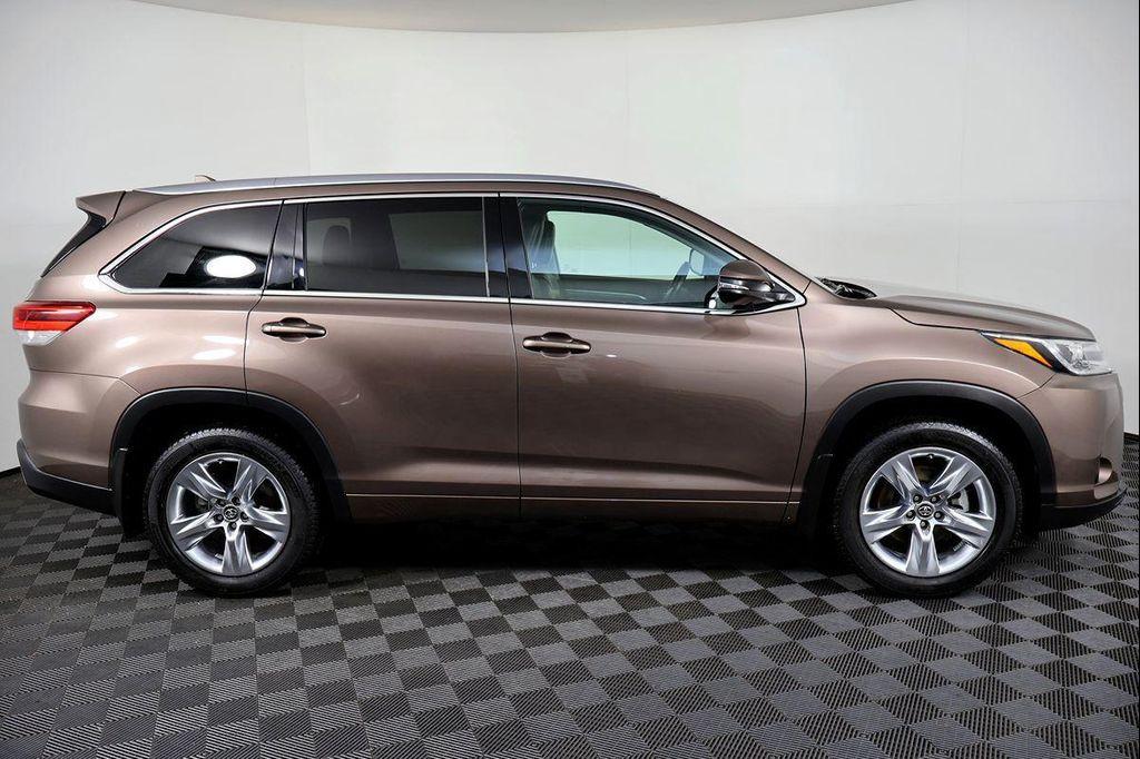 used 2018 Toyota Highlander car, priced at $27,184