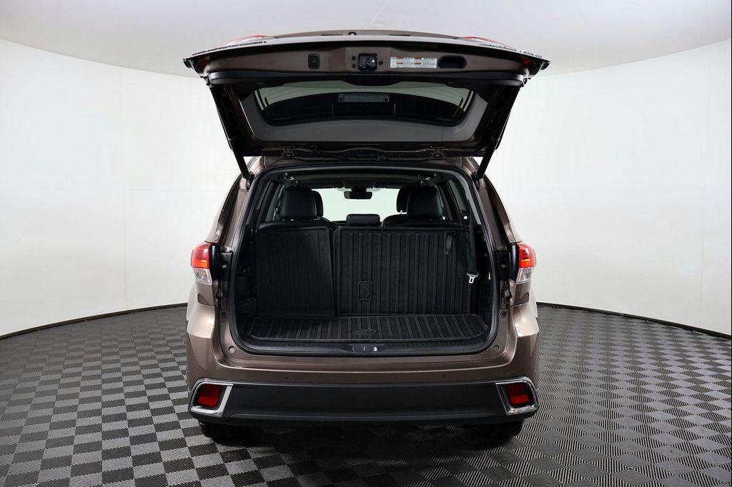 used 2018 Toyota Highlander car, priced at $27,184