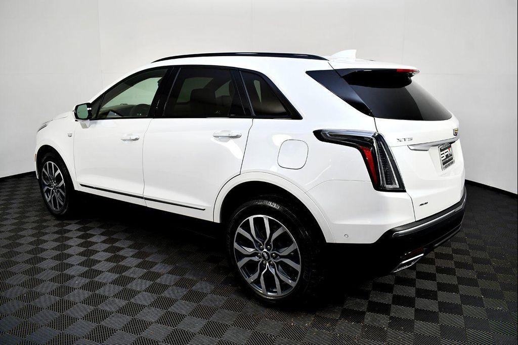 used 2021 Cadillac XT5 car, priced at $31,999