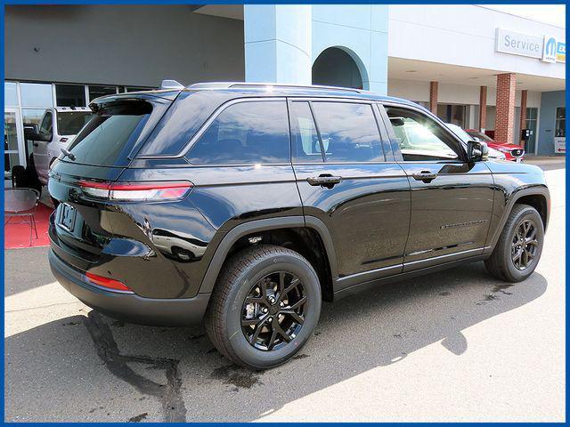 new 2026 Jeep Grand Cherokee car, priced at $43,945