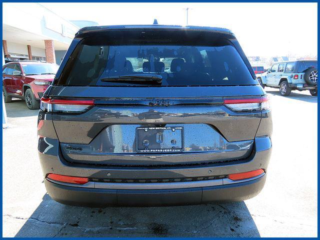 new 2026 Jeep Grand Cherokee car, priced at $45,280