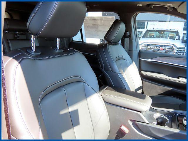 new 2026 Jeep Grand Cherokee car, priced at $45,280