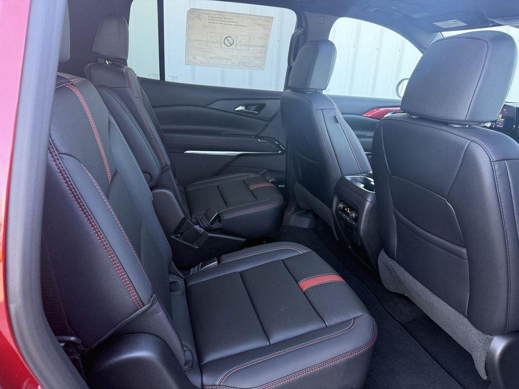 new 2026 Chevrolet Traverse car, priced at $61,589