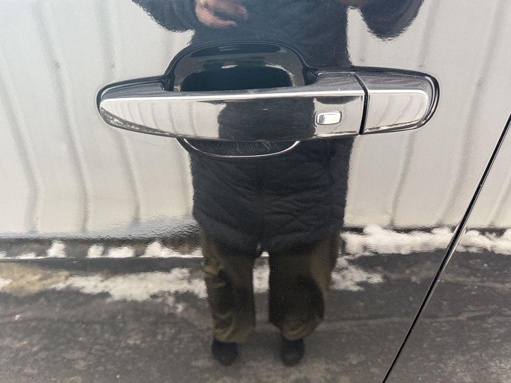 used 2018 Chevrolet Traverse car, priced at $17,900