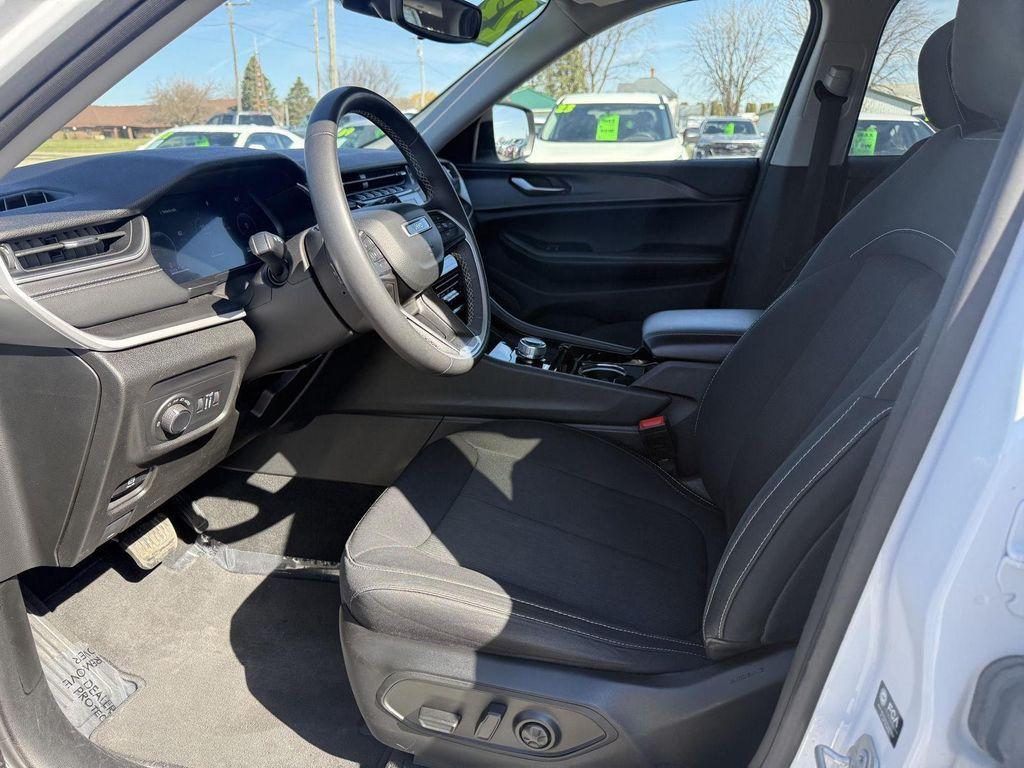 used 2023 Jeep Grand Cherokee car, priced at $23,399