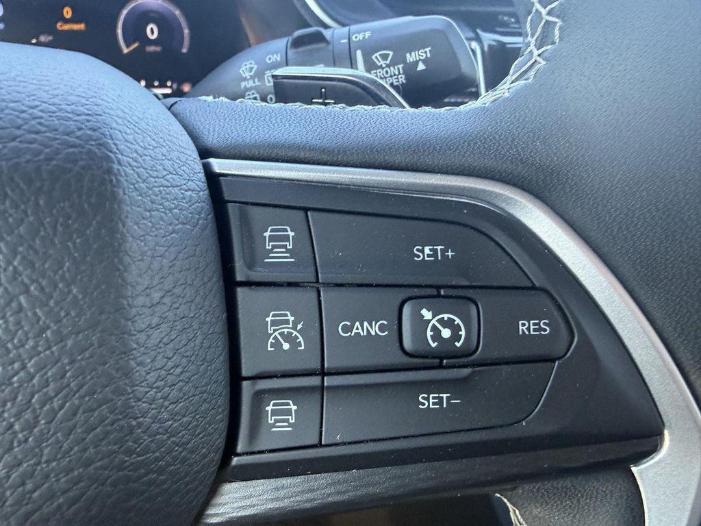 used 2023 Jeep Grand Cherokee car, priced at $23,399
