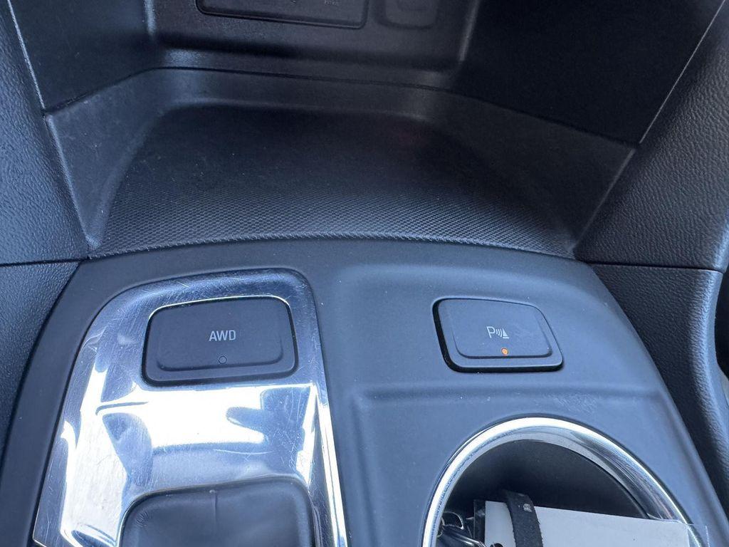 used 2022 Chevrolet Equinox car, priced at $15,824