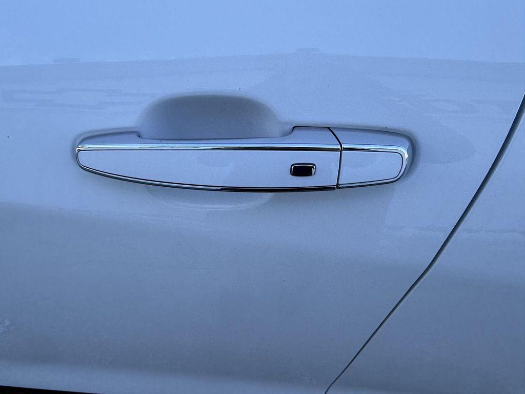 used 2020 Chevrolet Equinox car, priced at $18,968