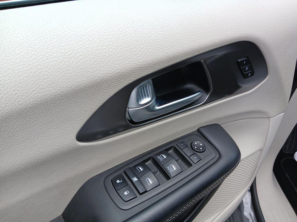 used 2023 Chrysler Pacifica car, priced at $24,291