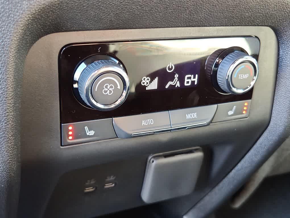 new 2026 Chevrolet Traverse car, priced at $59,040