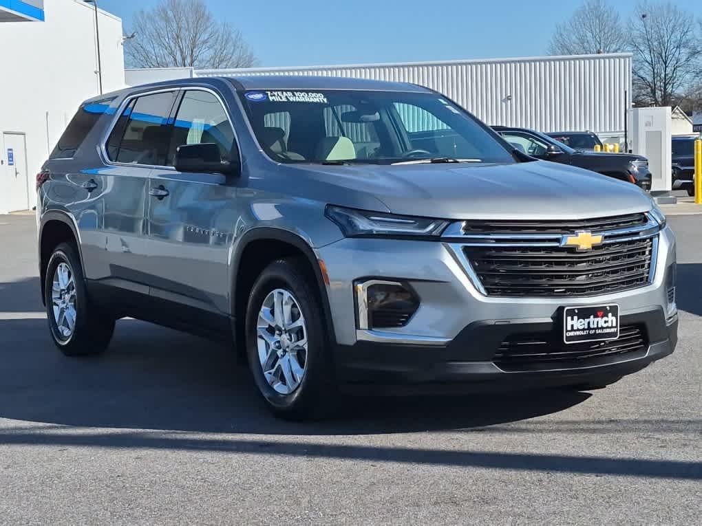 used 2023 Chevrolet Traverse car, priced at $27,302