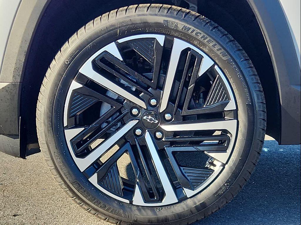 new 2026 Chevrolet Equinox car, priced at $36,840